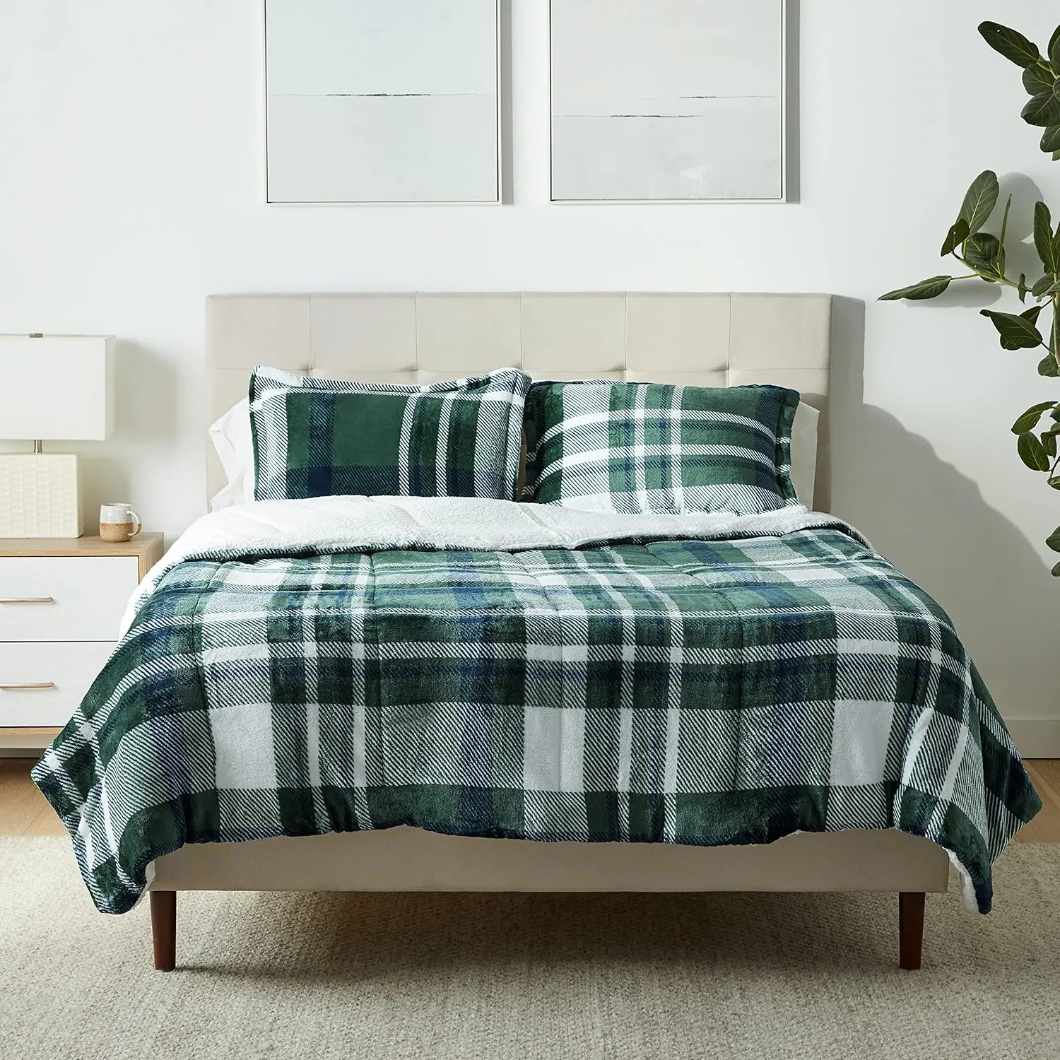 Amazon Basics 3 Piece Bedding Set, Micromink Sherpa, Ultra-Soft, Warm All Season Comforter, Full/Queen, Green Plaid