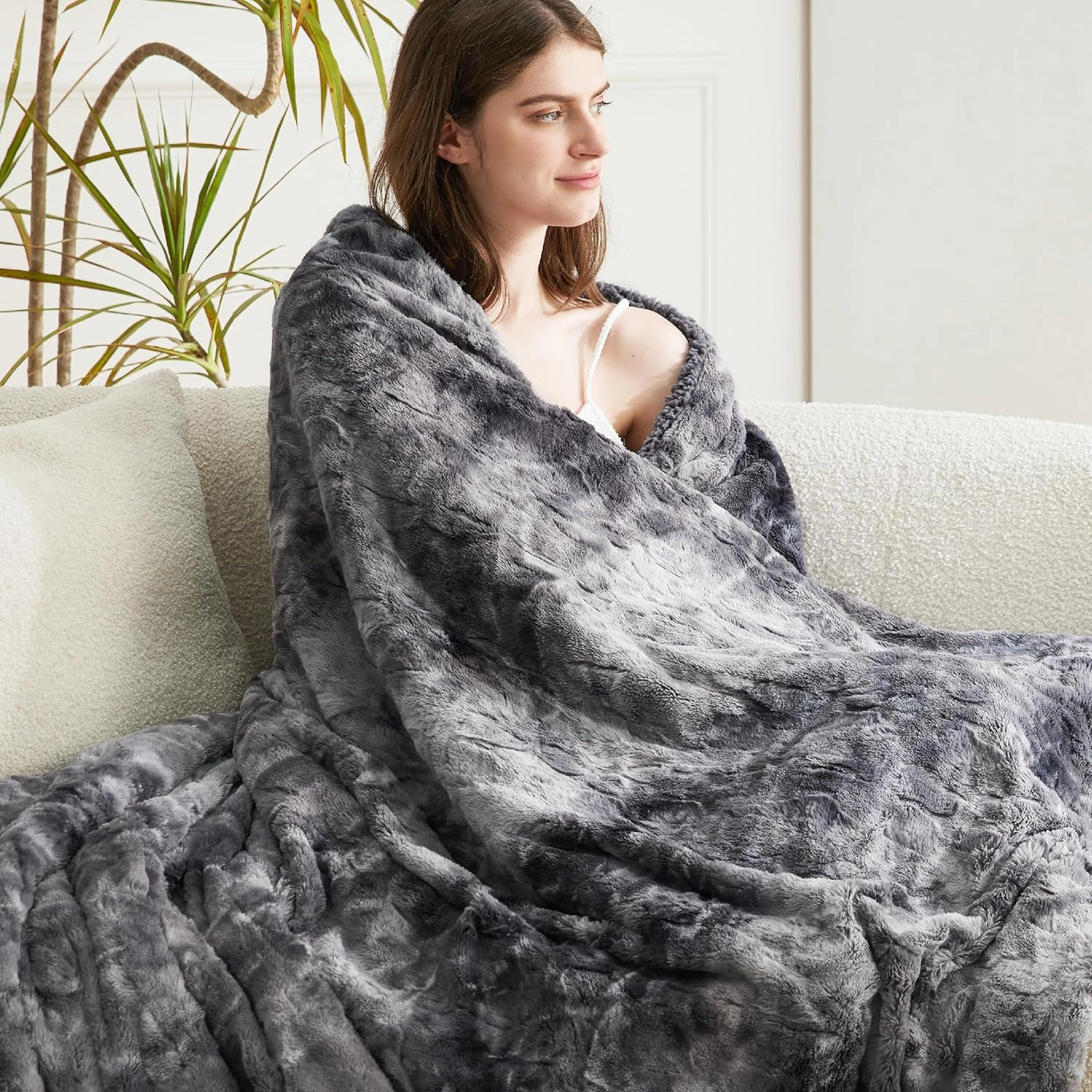 Bedsure Sherpa Fluffy Throw Blanket - Fleece Soft Warm and Cozy Throw for Women, Plush & Fuzzy Faux Fur Blanket for Couch, Sofa and Bed Decor, Tie Dye Design, Grey, 50x60 Inches