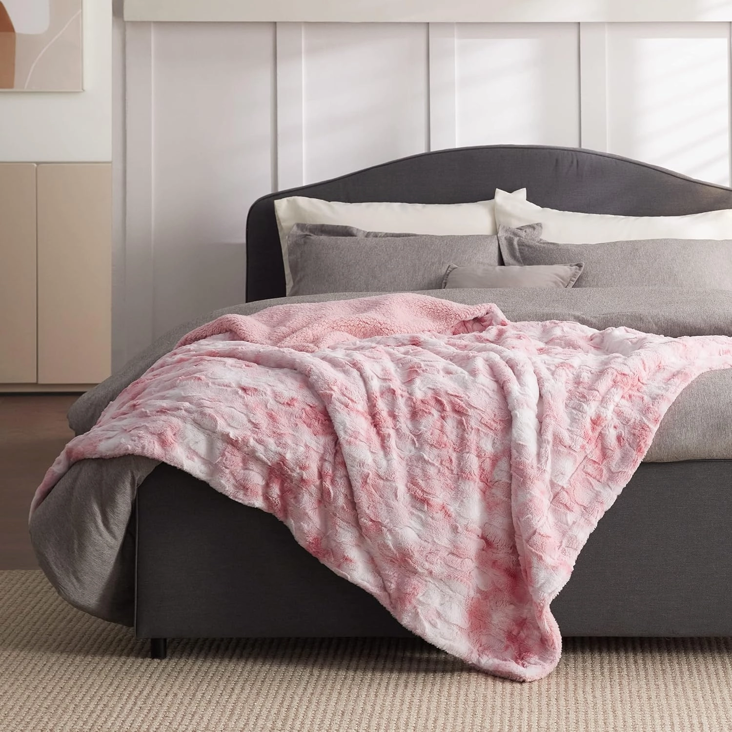 Bedsure Sherpa Fluffy Throw Blanket -Fleece Soft, Warm and Cozy Throw for Women, Plush & Fuzzy Faux Fur Blanket for Couch, Sofa and Bed Decor, Tie Dye Design, Pink, 50x60 Inches