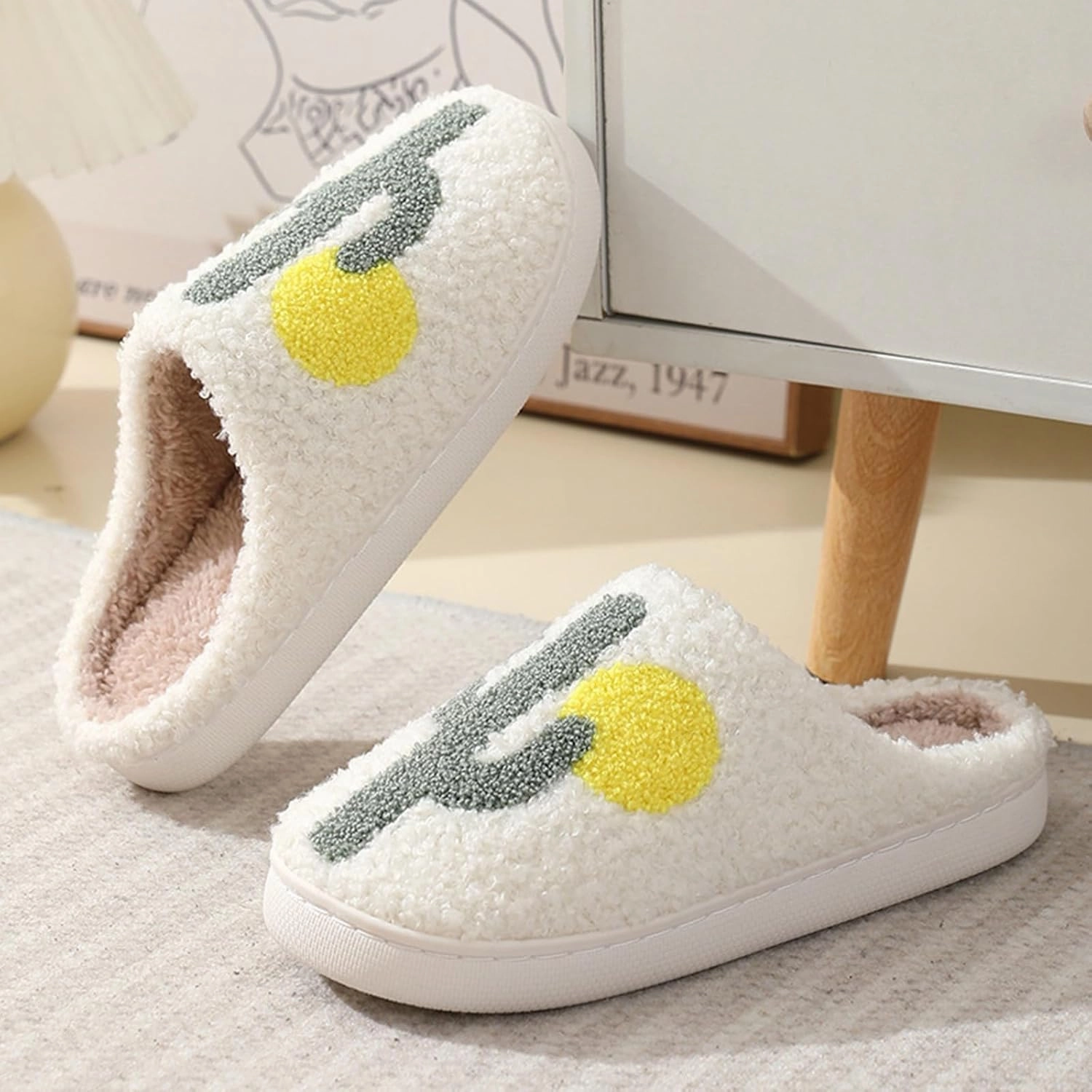 bolukets House Slippers for Women and Men, Retro Soft Warm Fuzzy Cherry Slippers, Casual Couple Fluffy Winter Strawberry Slippers for Indoor Bedroom