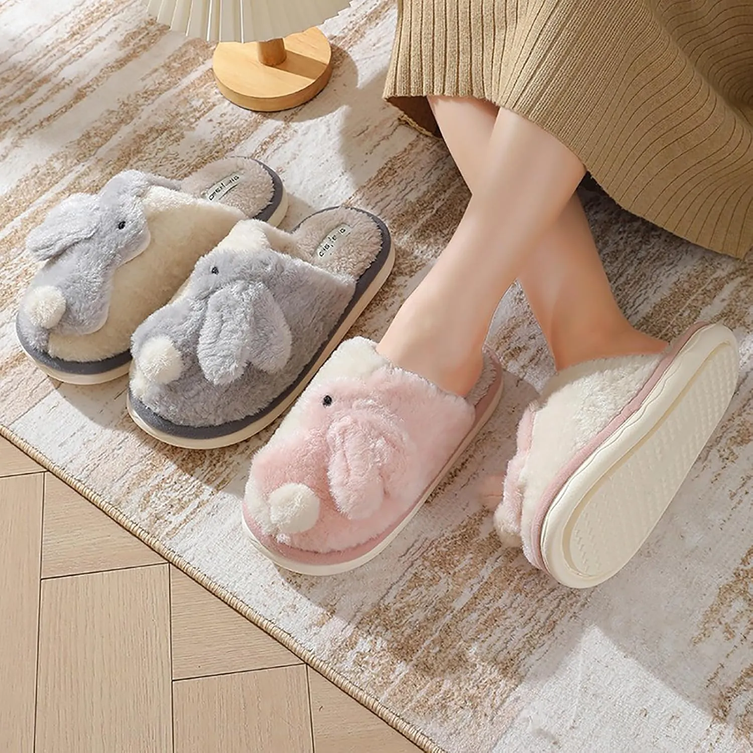 Bunny Slippers - Cute animal slippers, skin-friendly and warm plush, non-slip wear-resistant sole