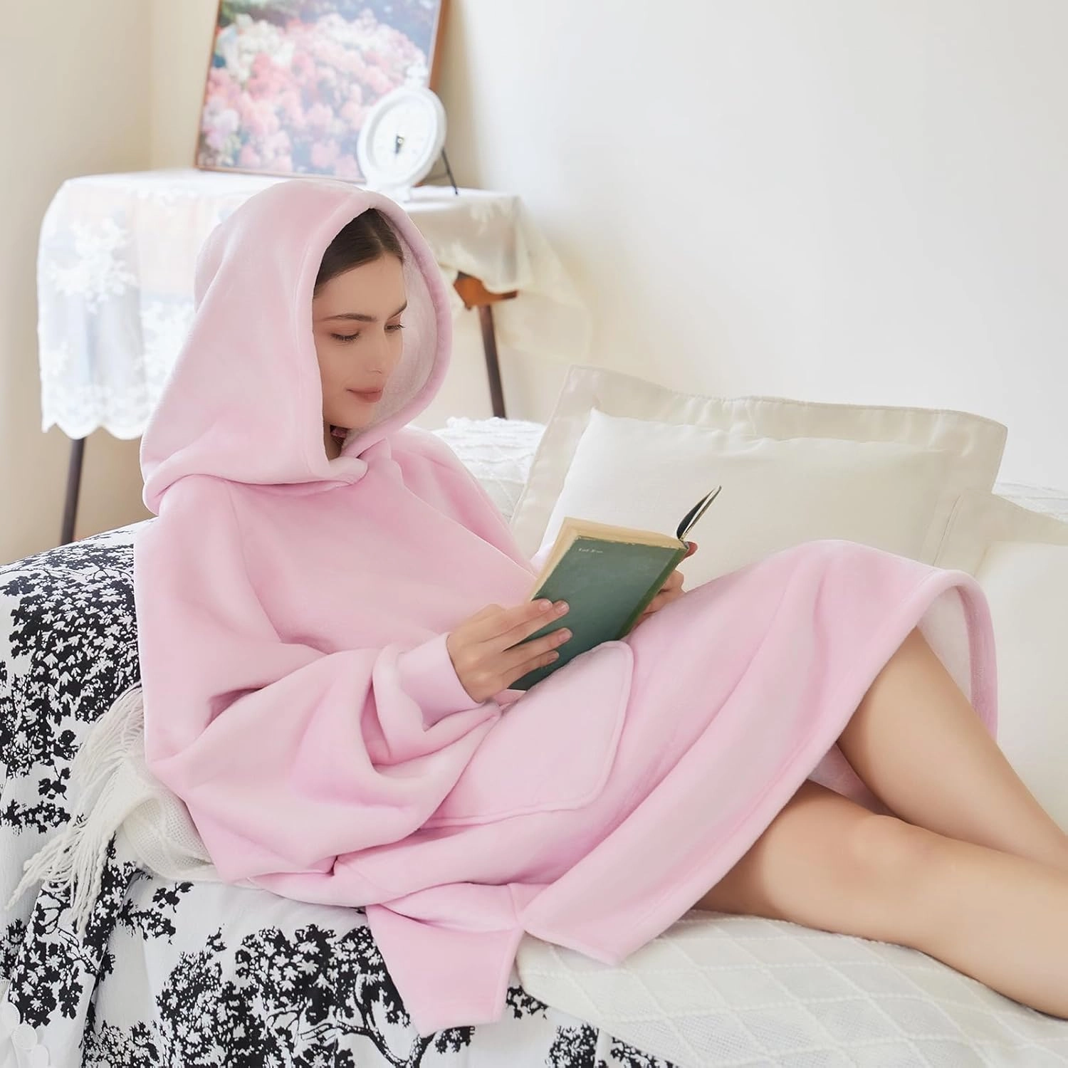 DaysU Wearable Blanket Hoodie Adult, Oversized Sherpa Sweatshirt for Women and Men, Two Pockets Hoodie Blanket