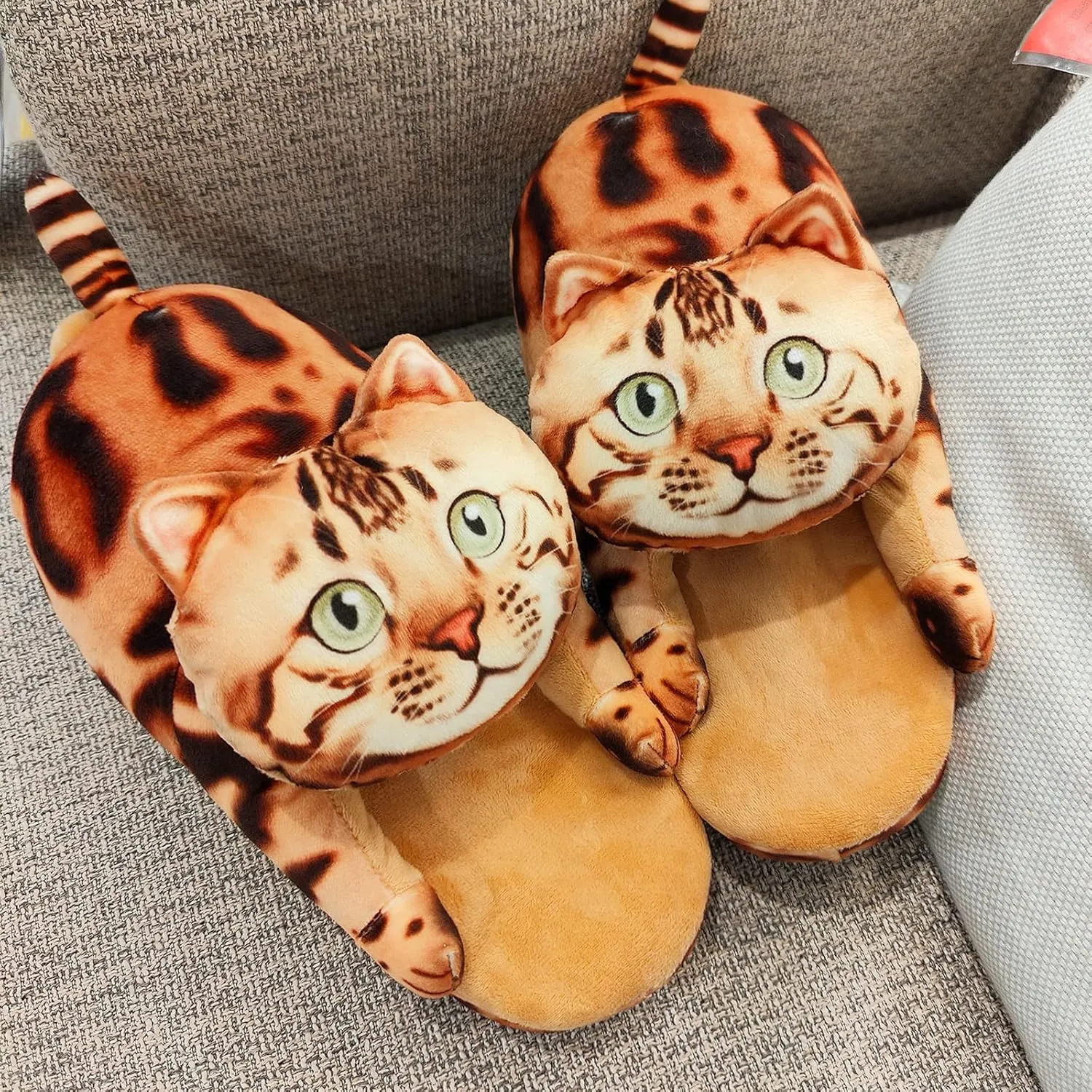 Funny Fuzzy Cat Slippers for Women - Fluffy House Shoes, Cute Animal Slippers for Indoor & Outdoor, Soft Non-Slip, Cat Gifts for Lovers, Christmas Gifts for Girls/Mom/Men
