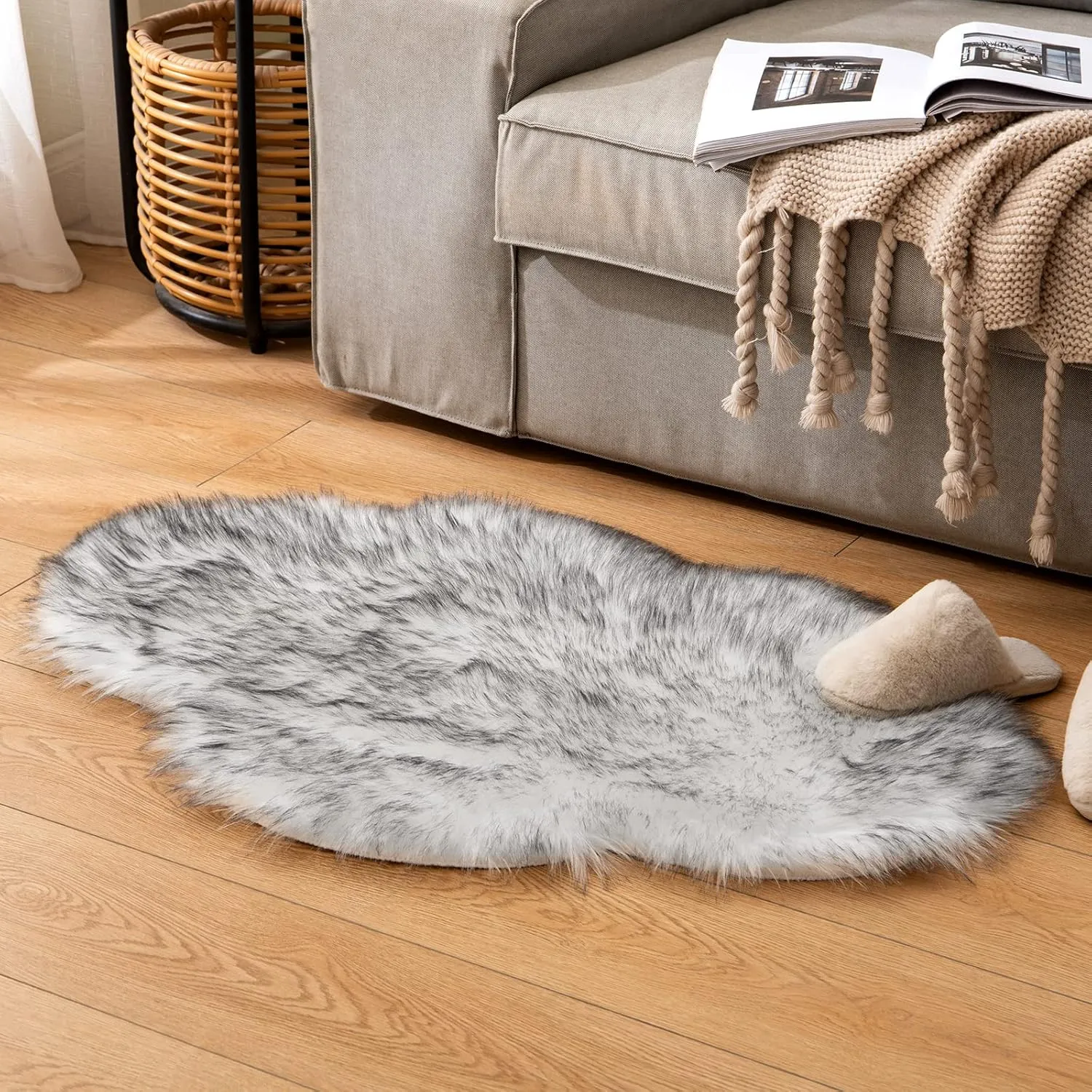 MIULEE Fluffy Rug Soft Shaggy Faux Fur Area Rug Luxury Plush Cloud Shape Carpet for Bedroom Living Room Sofa Chair 2 x 3 Feet, Gradient Grey