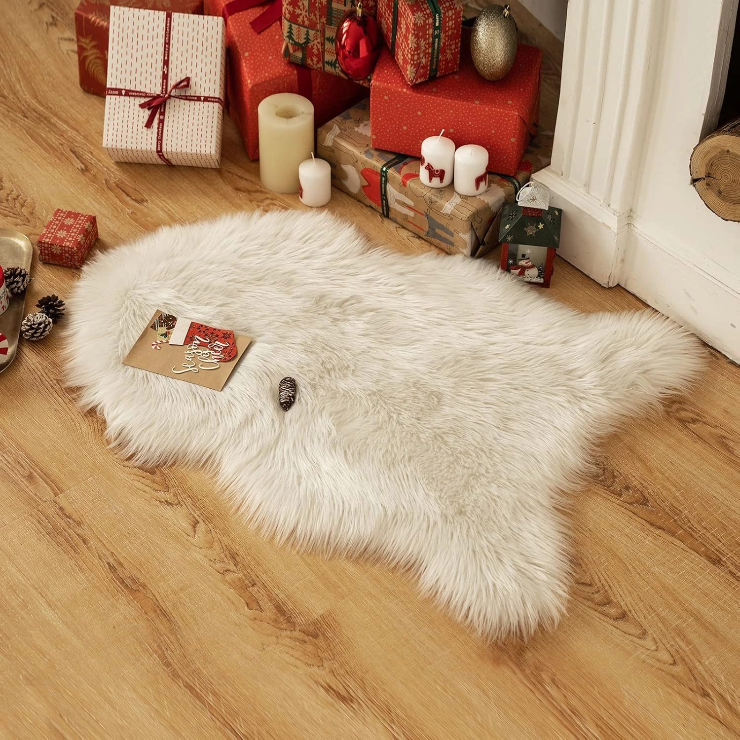 MIULEE Luxury Super Soft Fluffy Area Rug Faux Fur Sheepskin Rug Decorative Christmas Plush Shaggy Carpet for Bedside Sofa Floor Nursery 2 x 3 Feet, White