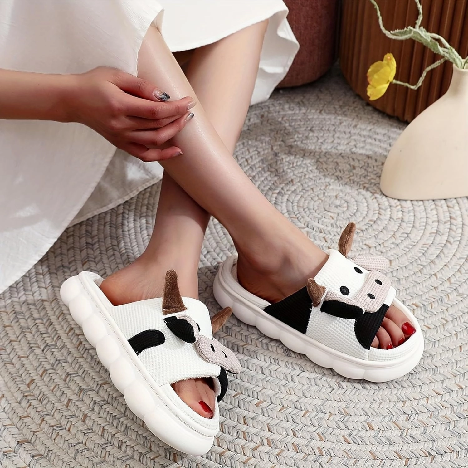 Outdoor Slippers for Women Fluffy House Slippers Open Toe Soft Thick Memory Foam Slippers Non-slip Comfy Fuzzy Indoor Shoes