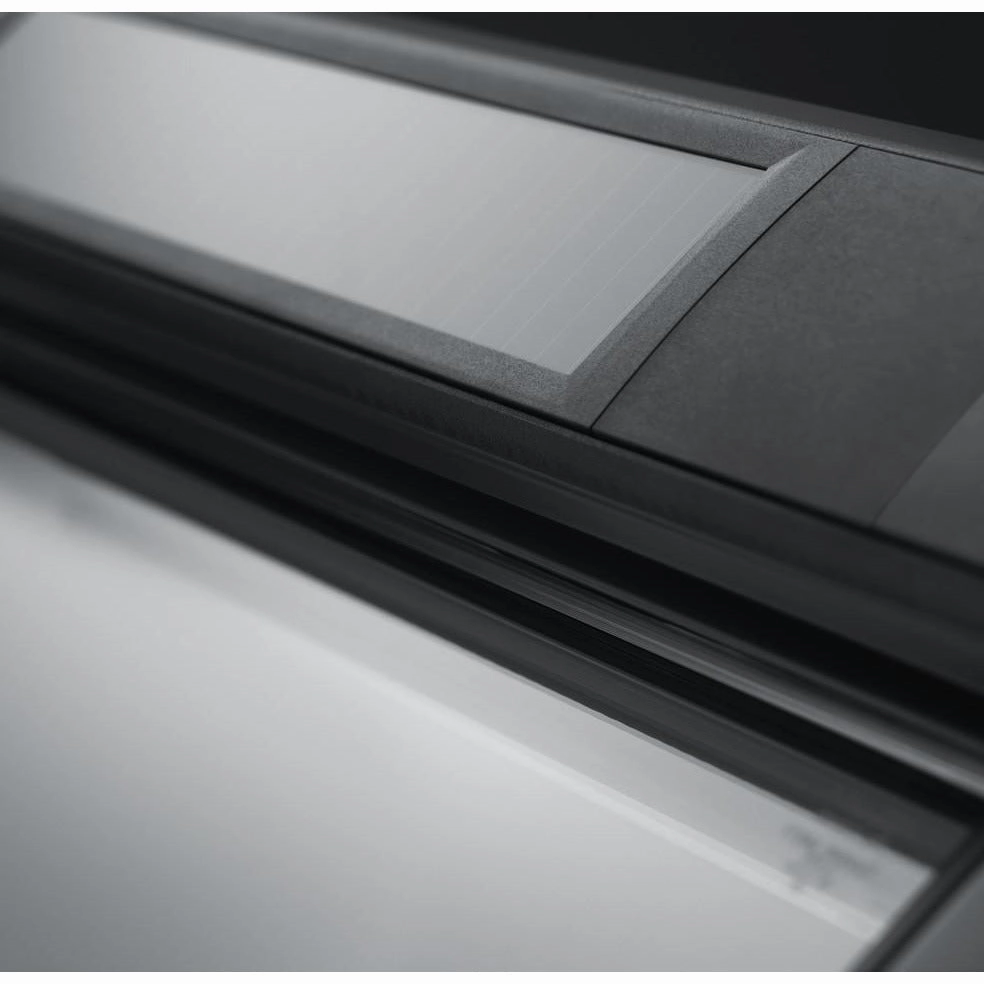 VELUX GGU MK04 006830 Triple Glazed Maintenance Free Polyurethane INTEGRA® SOLAR Window (78 x 98 cm)